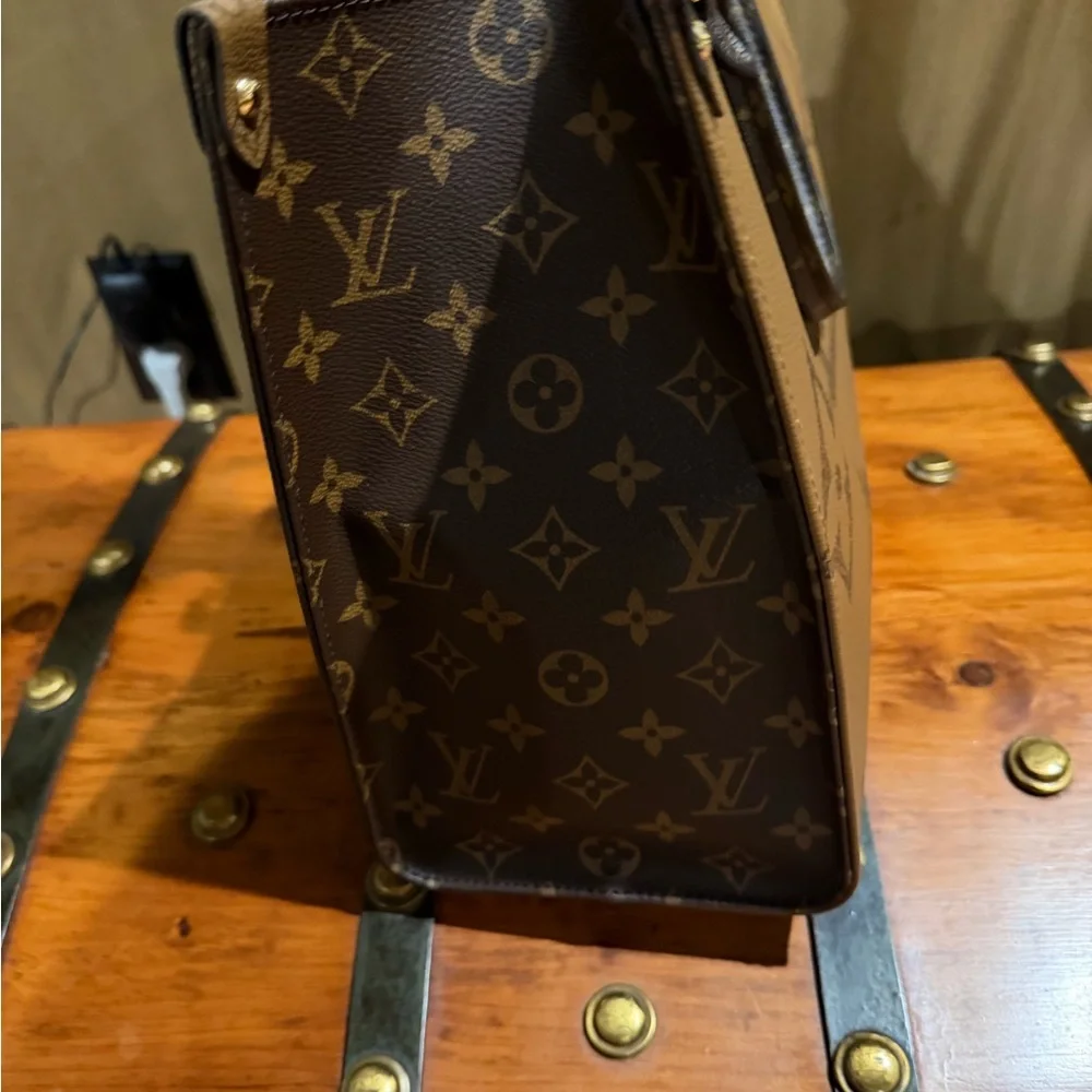 Louis Vuitton Monogram Reverse Large On-The-Go Tote Bag Like New - Picture 8 of 16